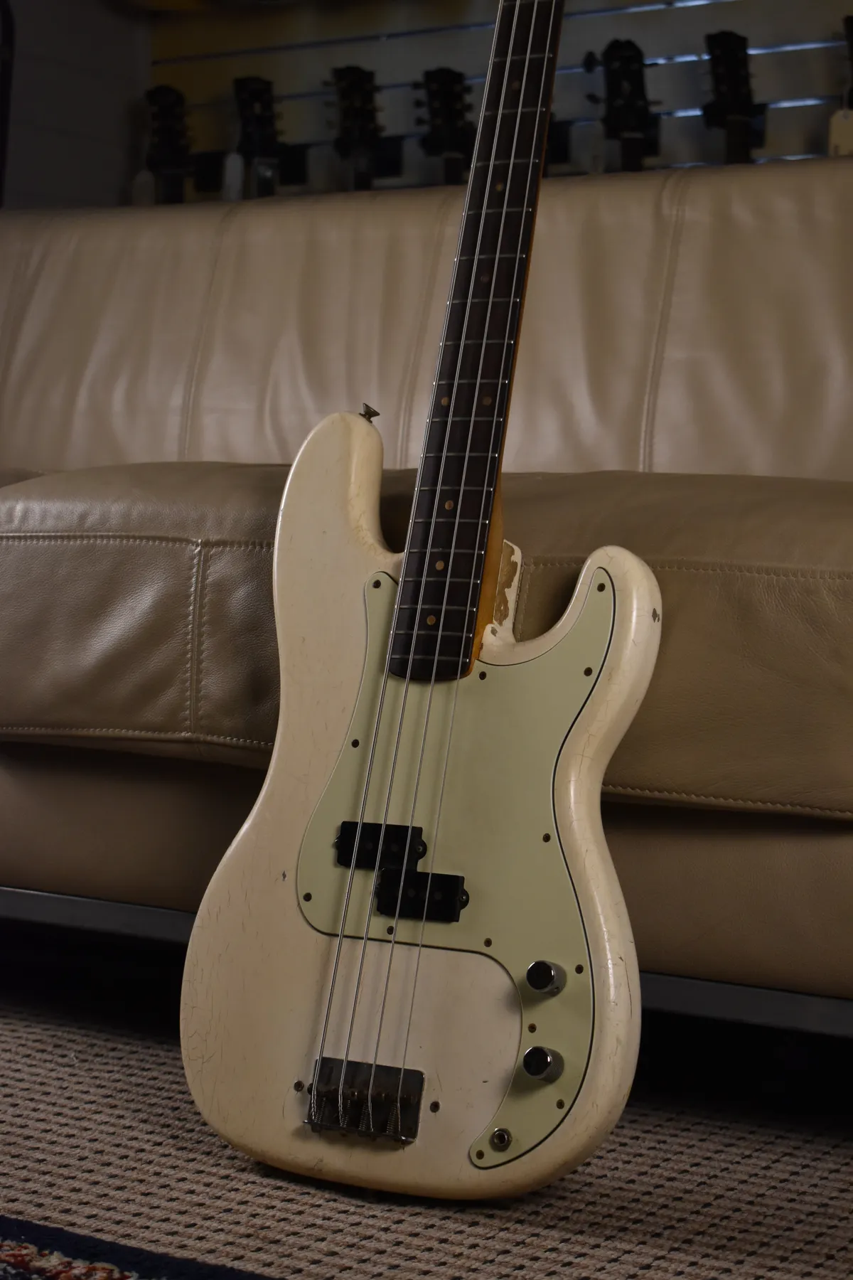 1963 Fender Precision Bass White - Gbase