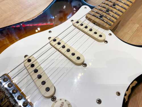 Fender Custom Shop 1955 Stratocaster Relic 2-Tone Sunburst - Gbase