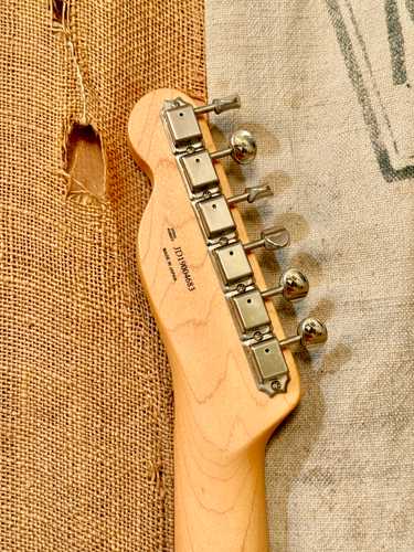 2019 Fender MIJ Hybrid Telecaster Sonic Blue > Guitars Electric