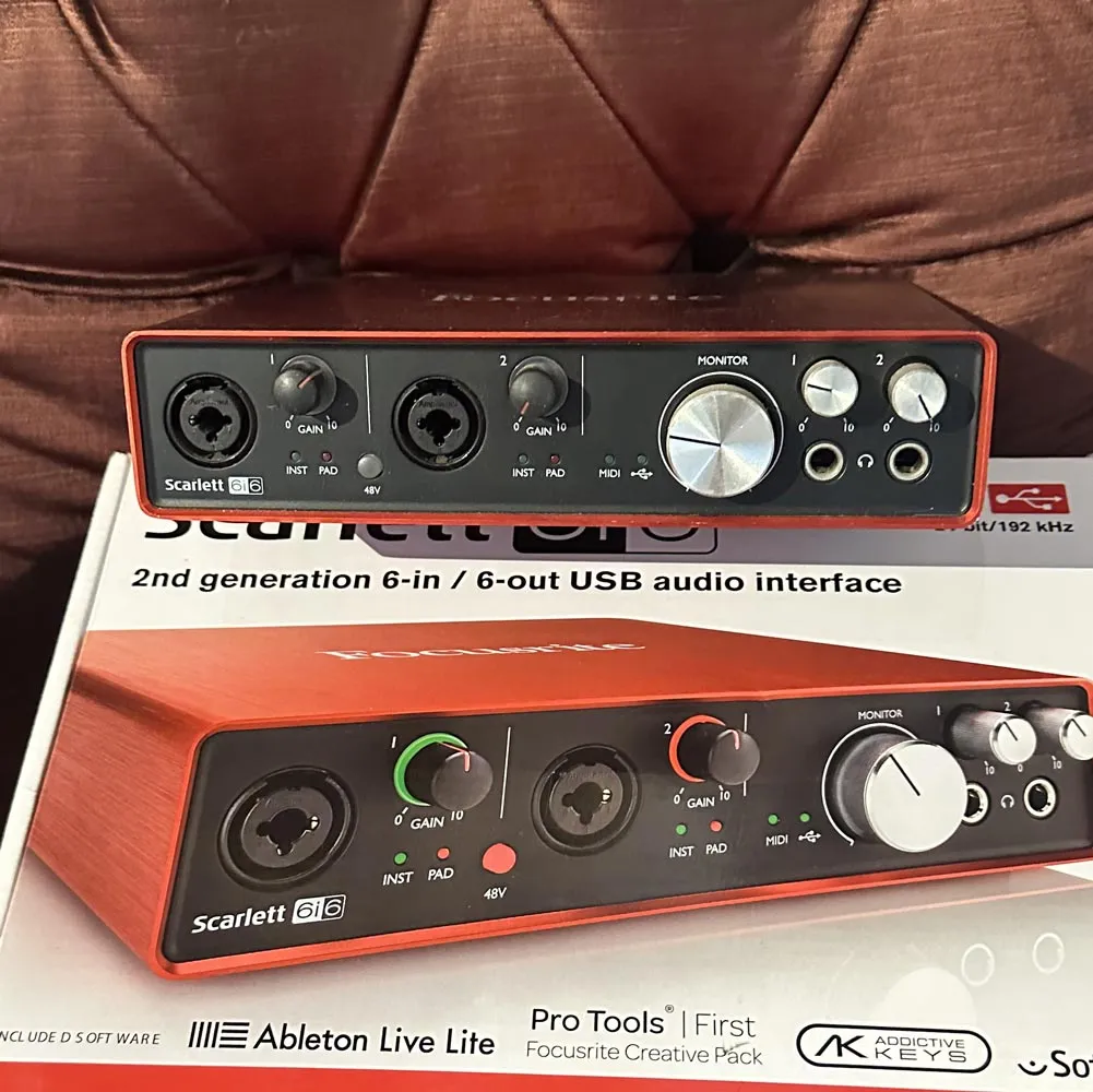 Focusrite Scarlett 6i6 Gen 2 6-In/6-Out USB 2.0 Audio Interface