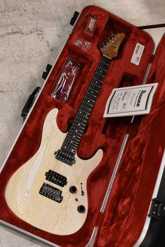 Ibanez AZ2402AR CWB Prestige Coarse Grain White Flat 3.48kg