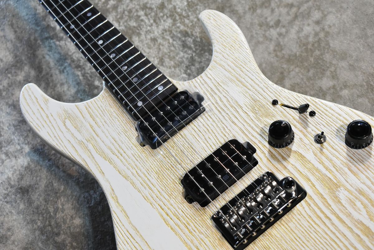 Ibanez AZ2402AR CWB Prestige Coarse Grain White Flat 3.48kg