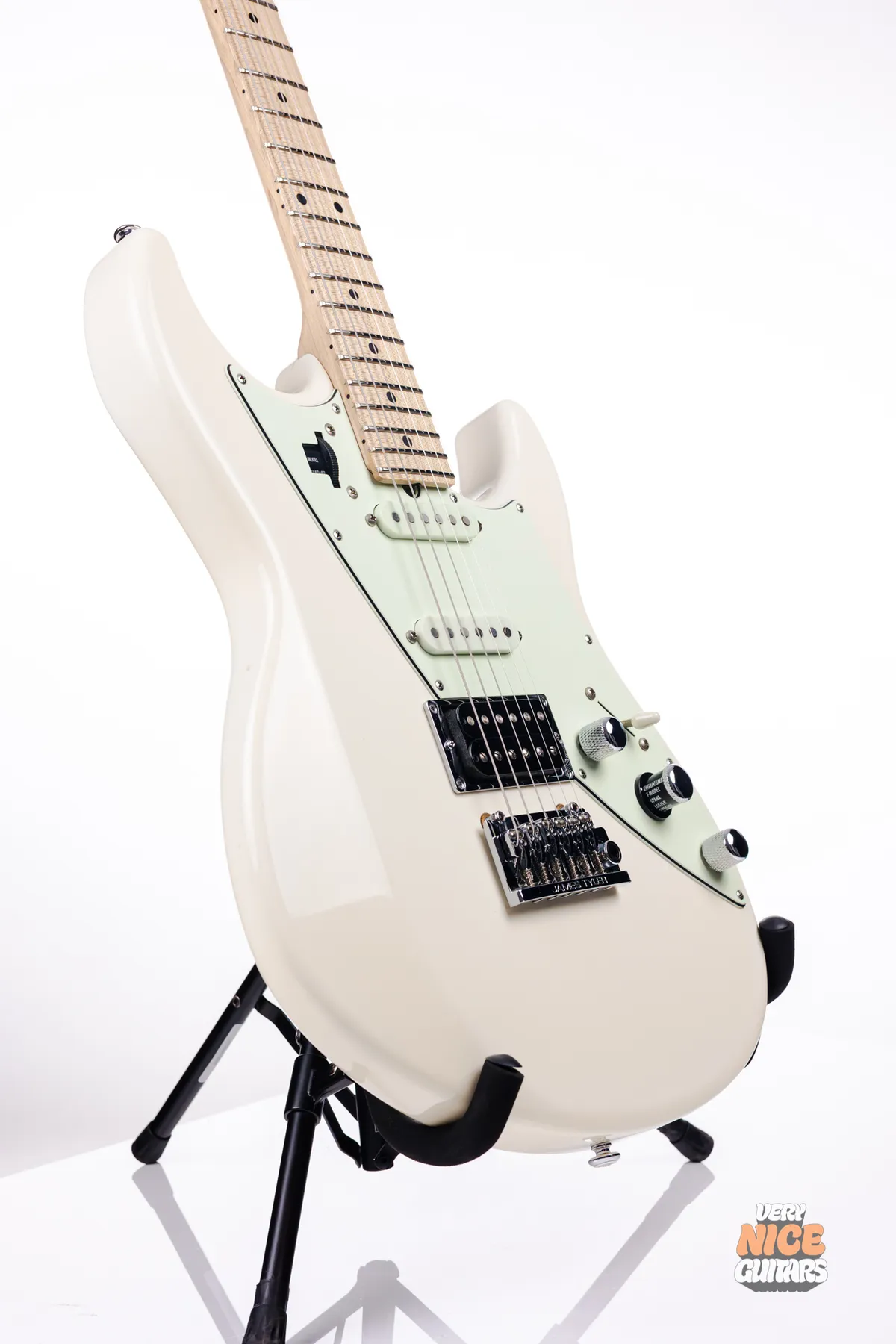 Line6 Variax James Tyler ホワイト ケース付 James Tyler Variax JTV69 USA - Gbase