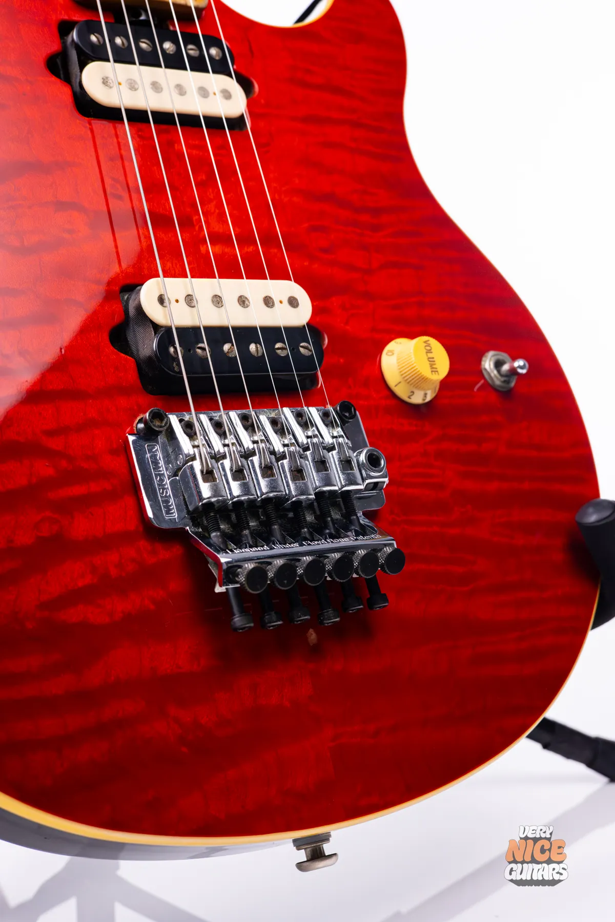 ギター MUSIC MAN AXIS T-RED w/TREM Music Man Axis Red - Gbase