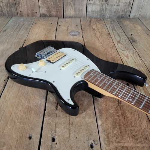 Peavey Raptor Plus HSS Black > Guitars Electric Solid Body
