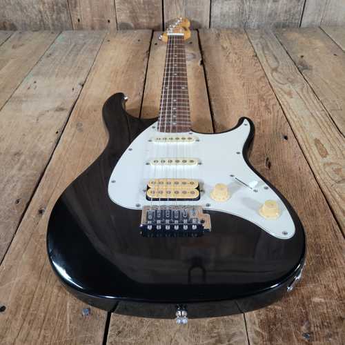 Peavey Raptor Plus HSS w/ Gig Bag Black - Gbase
