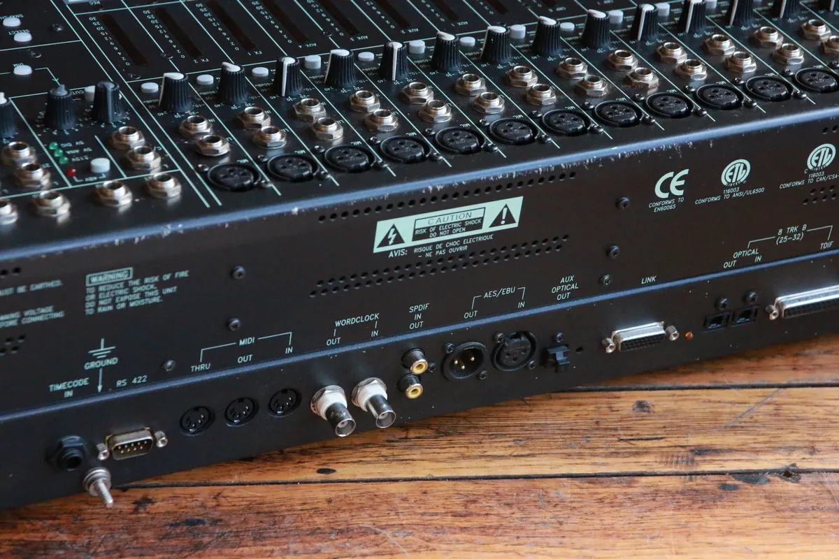 Soundcraft Spirit 328 8-Bus Digital Mixer - Gbase