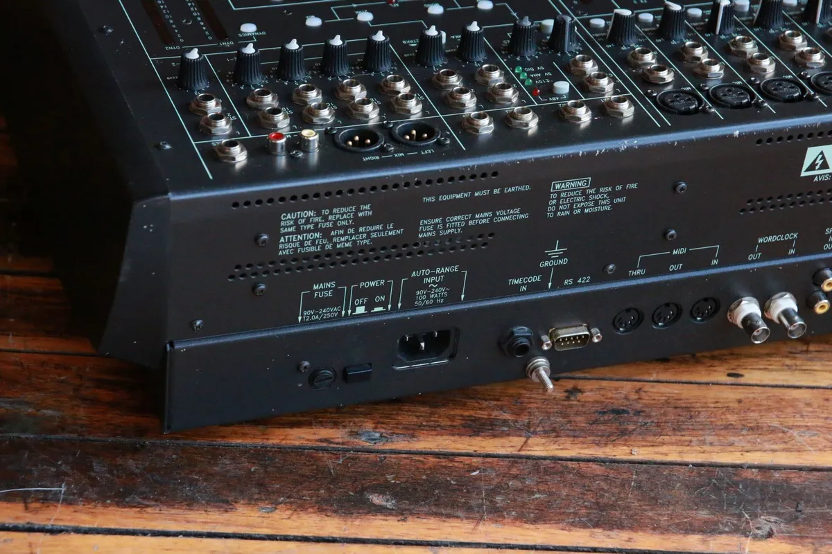 Soundcraft Spirit 328 8-Bus Digital Mixer - Gbase