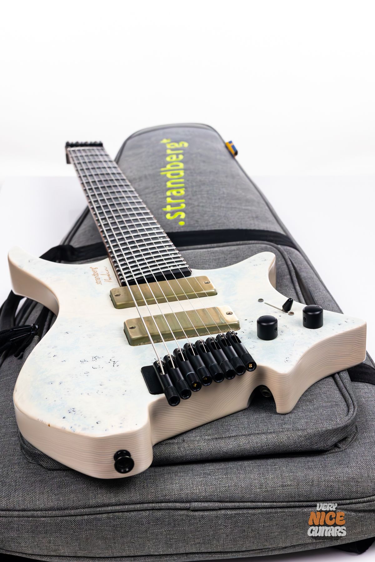 Strandberg Leda 8 - Gbase